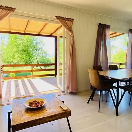 Mia Кемпинг Пазин